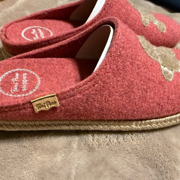 NWOT Toni Pons slip on Slippers Gingerbread Cookie - Picture 6 of 11